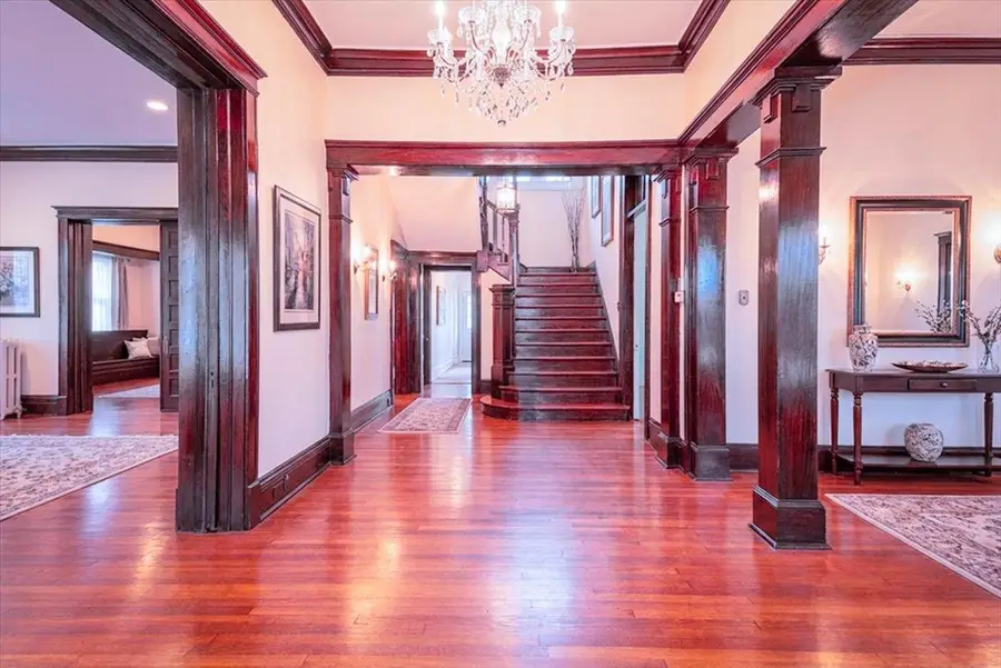 195 N WALTHALL ST, Holly Springs, MS 38635 - #3