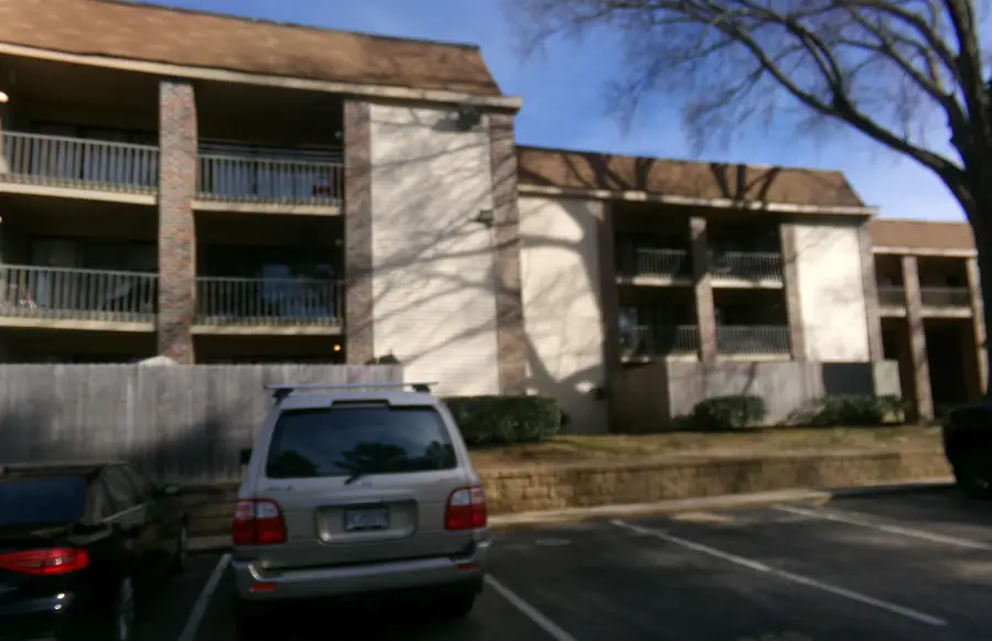 1855 W POPLAR WOODS CIR #305, Germantown, TN 38138 - #2