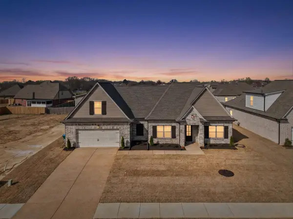 180 OAKLAND RIDGE CV, Oakland, TN 38060