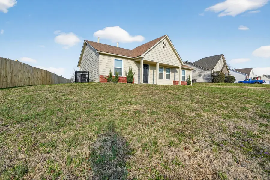 4393 BISHOP HILLS DR, Memphis, TN 38128 - #3