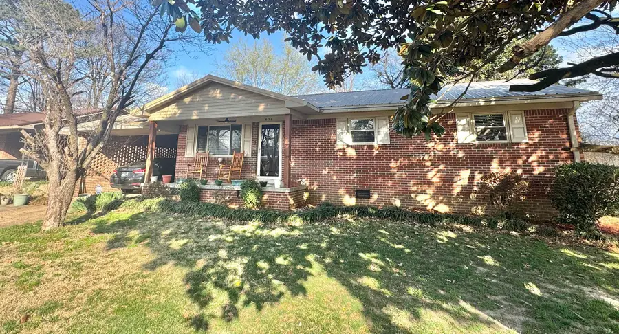 636 MELTON AVE, Dyersburg, TN 38024 - #2