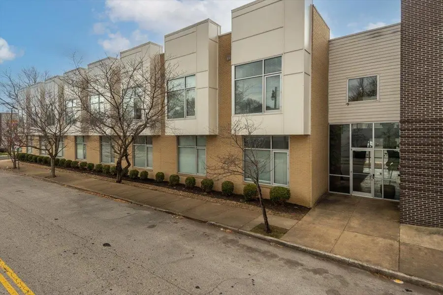 2263 YOUNG AVE #212, Memphis, TN 38104 - #2