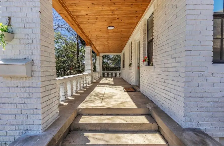 2180 COURT AVE, Memphis, TN 38104 - #3