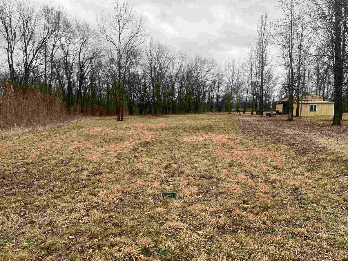 825 TOWBOAT LN, Adamsville, TN 38310 - #1