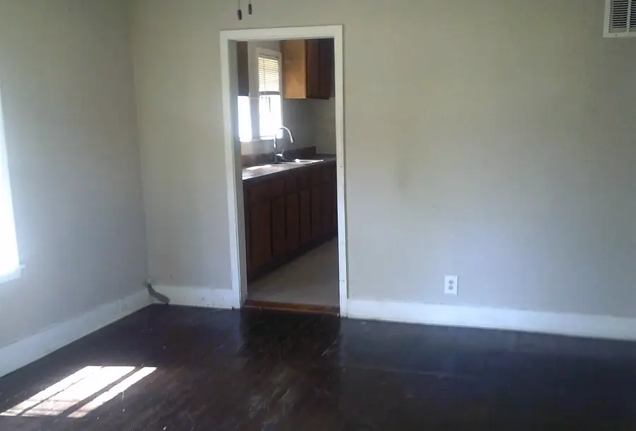 3075 LOTUS RD, Memphis, TN 38109 - #2