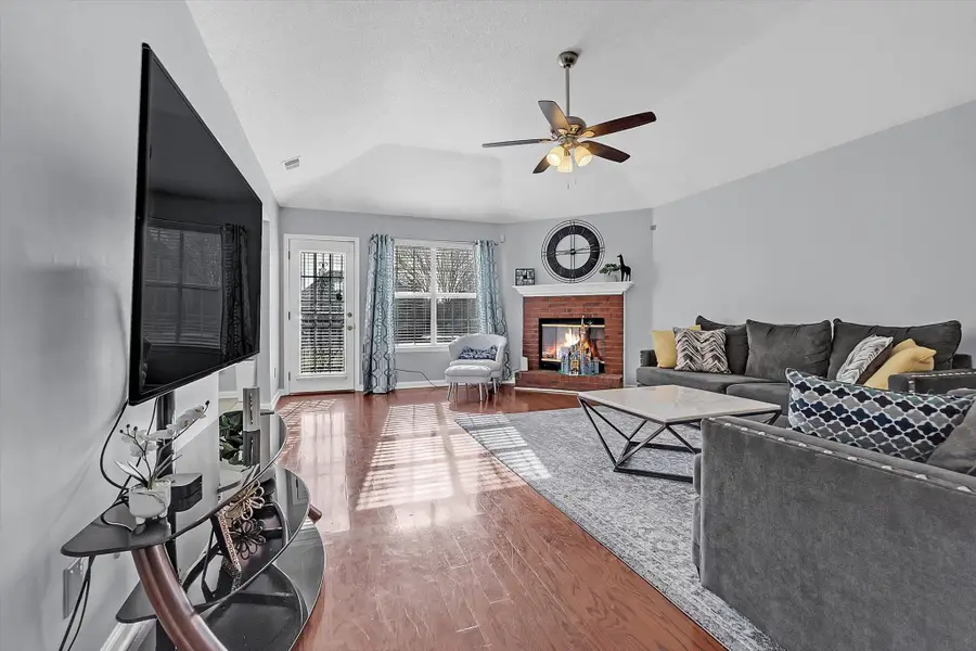 990 JESSICA LAUREN DR, Cordova, TN 38018 - #3