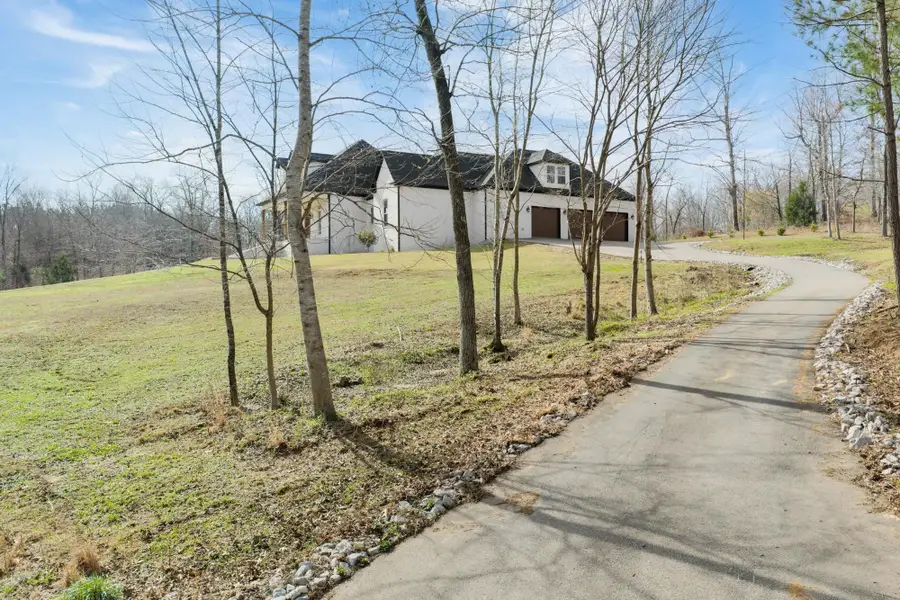 530 OAK POINT DR, Lexington, TN 38351 - #3