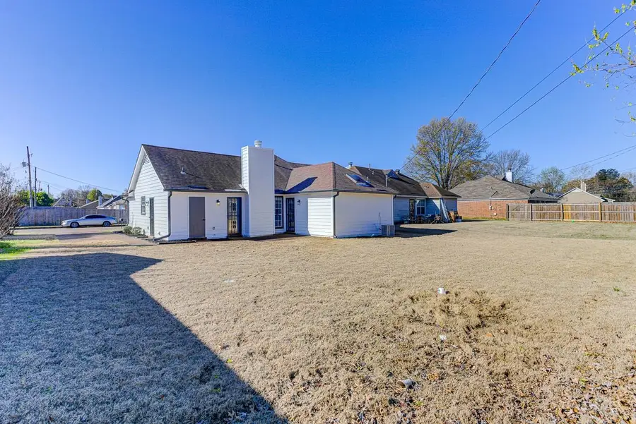 7886 MARSHA WOODS DR, Memphis, TN 38125 - #3