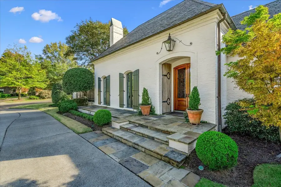 202 CLOISTER GREEN LN, Memphis, TN 38120 - #2