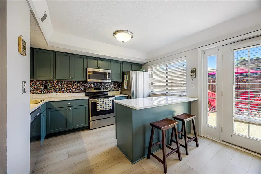 6621 S POPLAR WOODS CIR #5, Germantown, TN 38138 - #2