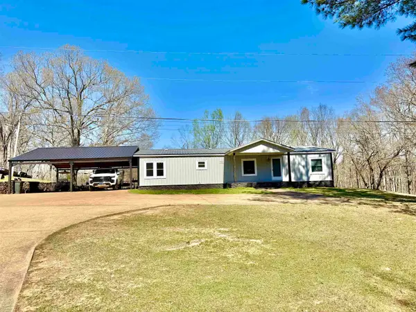 330 POST OFFICE RD, Michie, TN 38357-5064