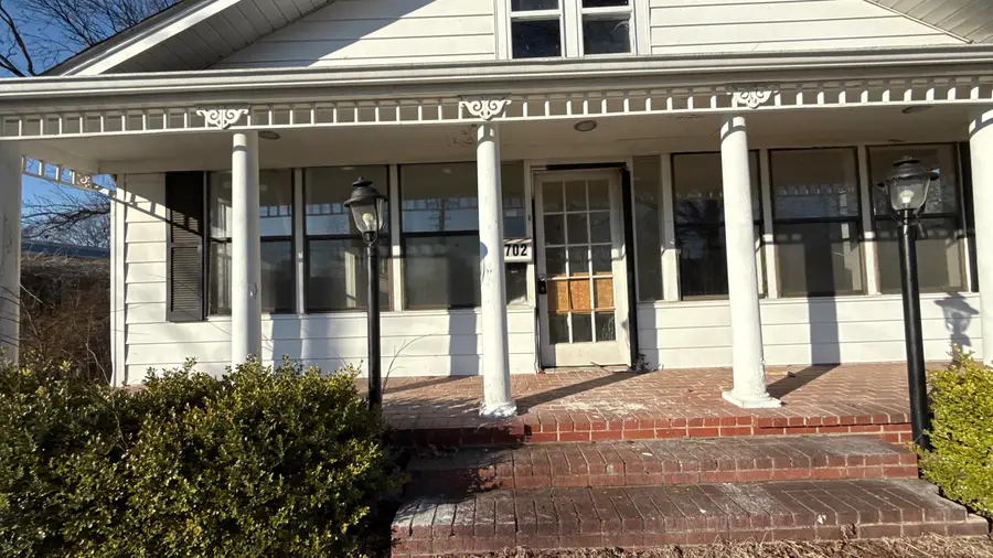 1702 W NETTLETON AVE, Jonesboro, AR 72401 - #2