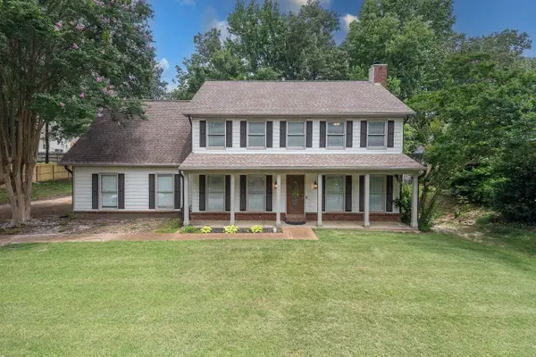 8672 CEDAR FARMS DR, Memphis, TN 38016