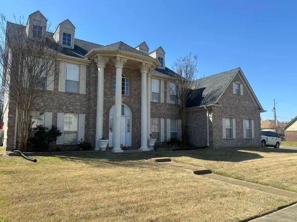 5167 GRAND PINES DR, 38125, TN 38125