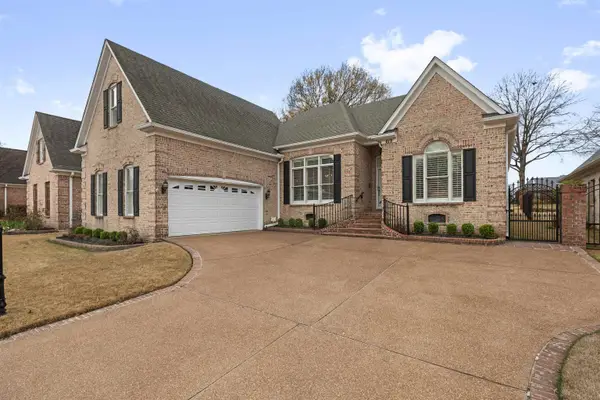 619 E WARWICK OAKS LN, Collierville, TN 38017
