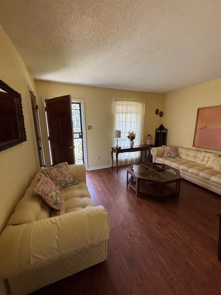 1088 WESTERN PARK DR, Memphis, TN 38109 - #2