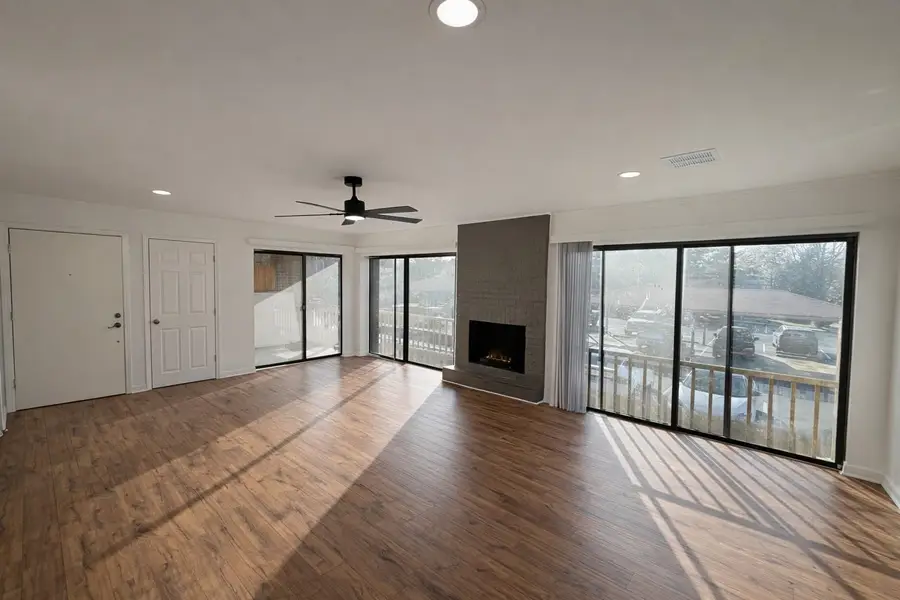 6588 S POPLAR WOODS CIR #2, Germantown, TN 38138 - #3