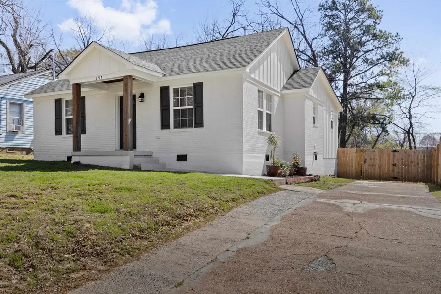 1217 CARLTON RD, Memphis, TN 38106 - #2