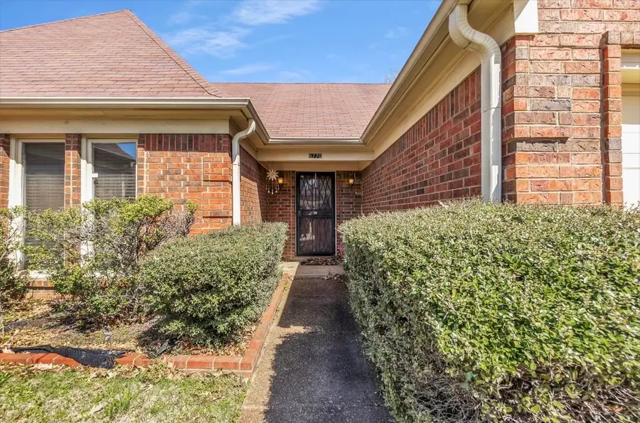 6770 CASTLEGATE LN, Memphis, TN 38141 - #3