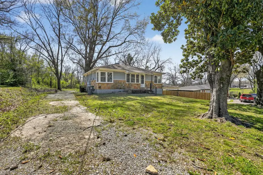 4033 CLEARPOOL CIRCLE RD, Memphis, TN 38118 - #3