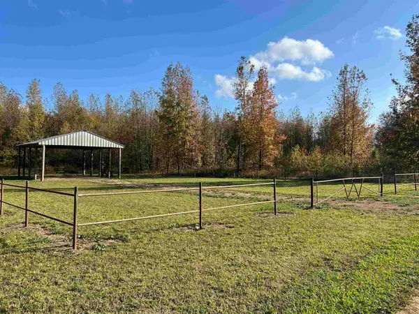 88 & 89 TOWBOAT LN, Adamsville, TN 38310