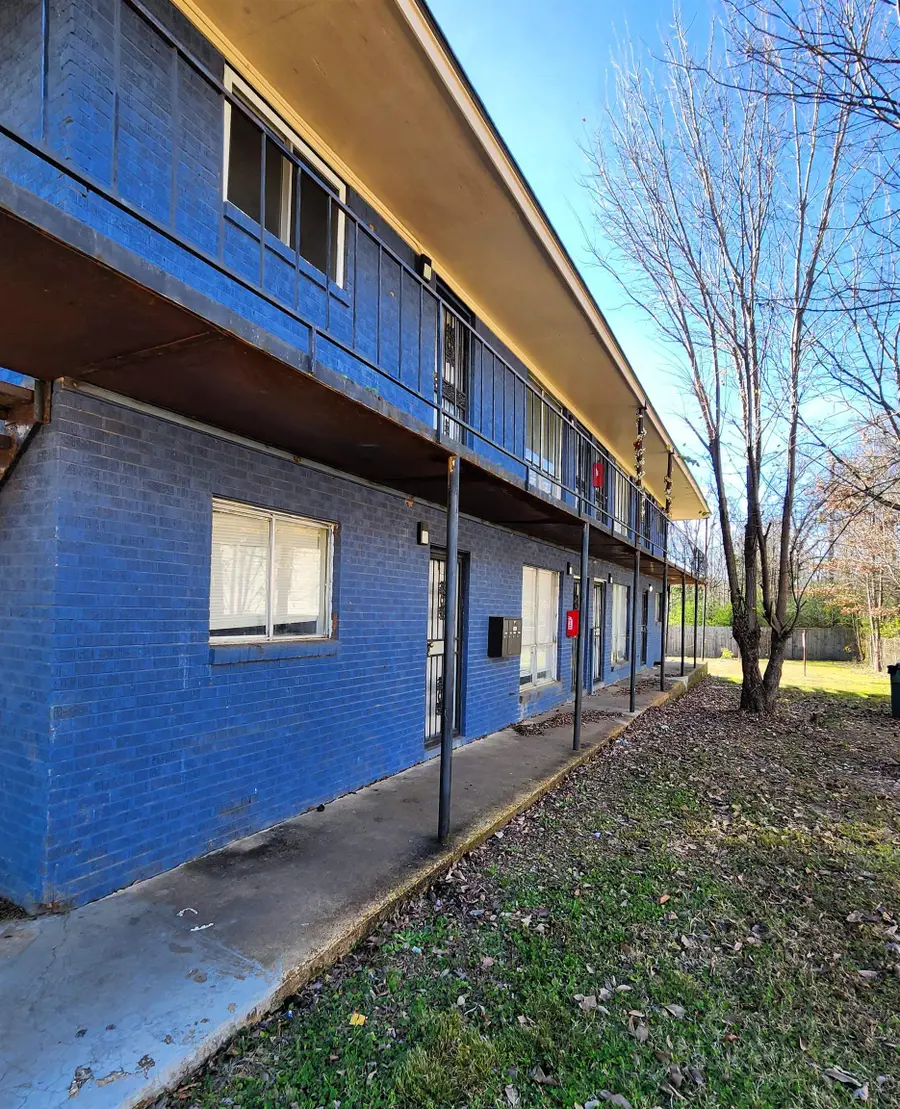 1431 LATHAM DR, Memphis, TN 38106 - #3