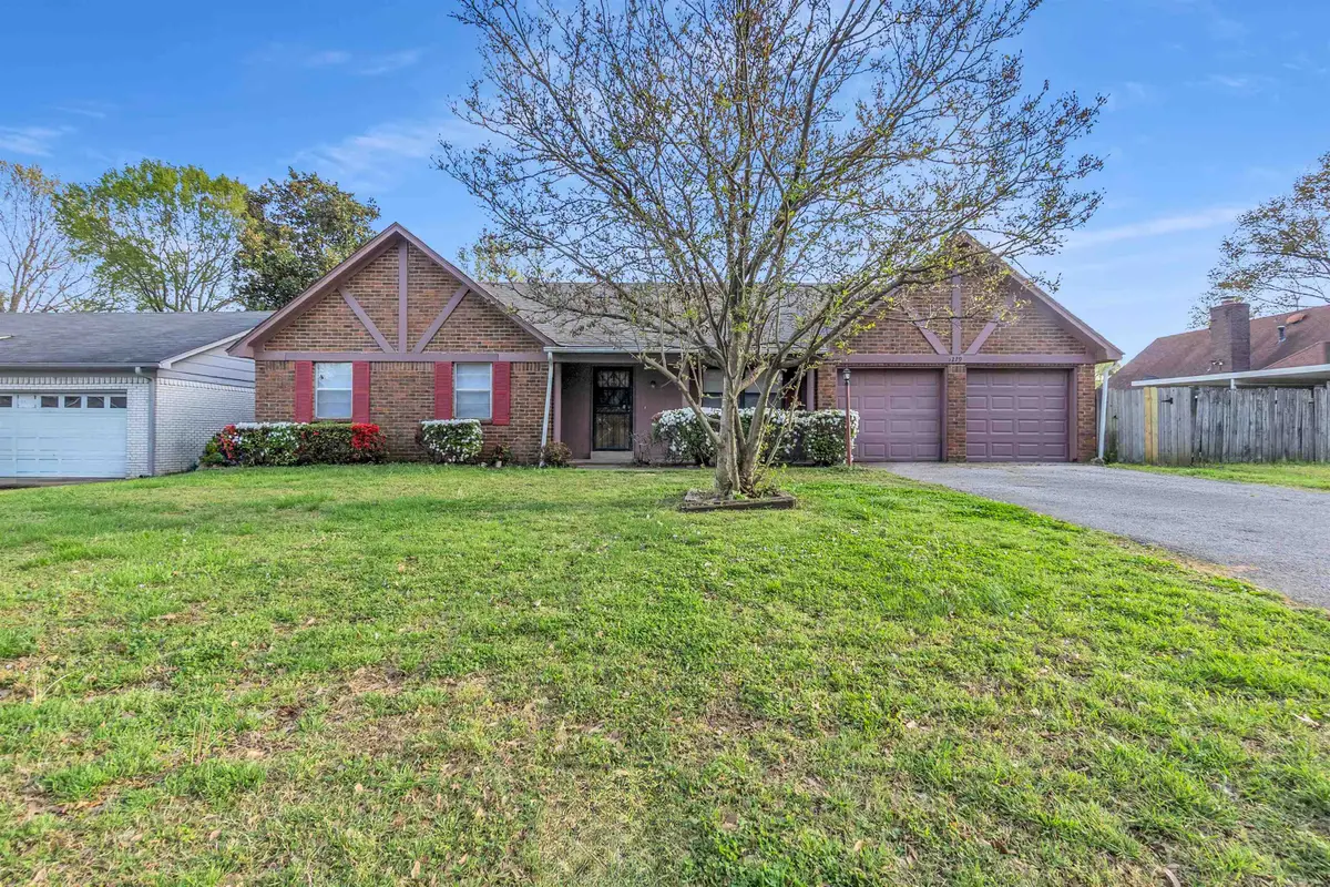 5279 PATRICK HENRY DR, Memphis, TN 38134 - #1