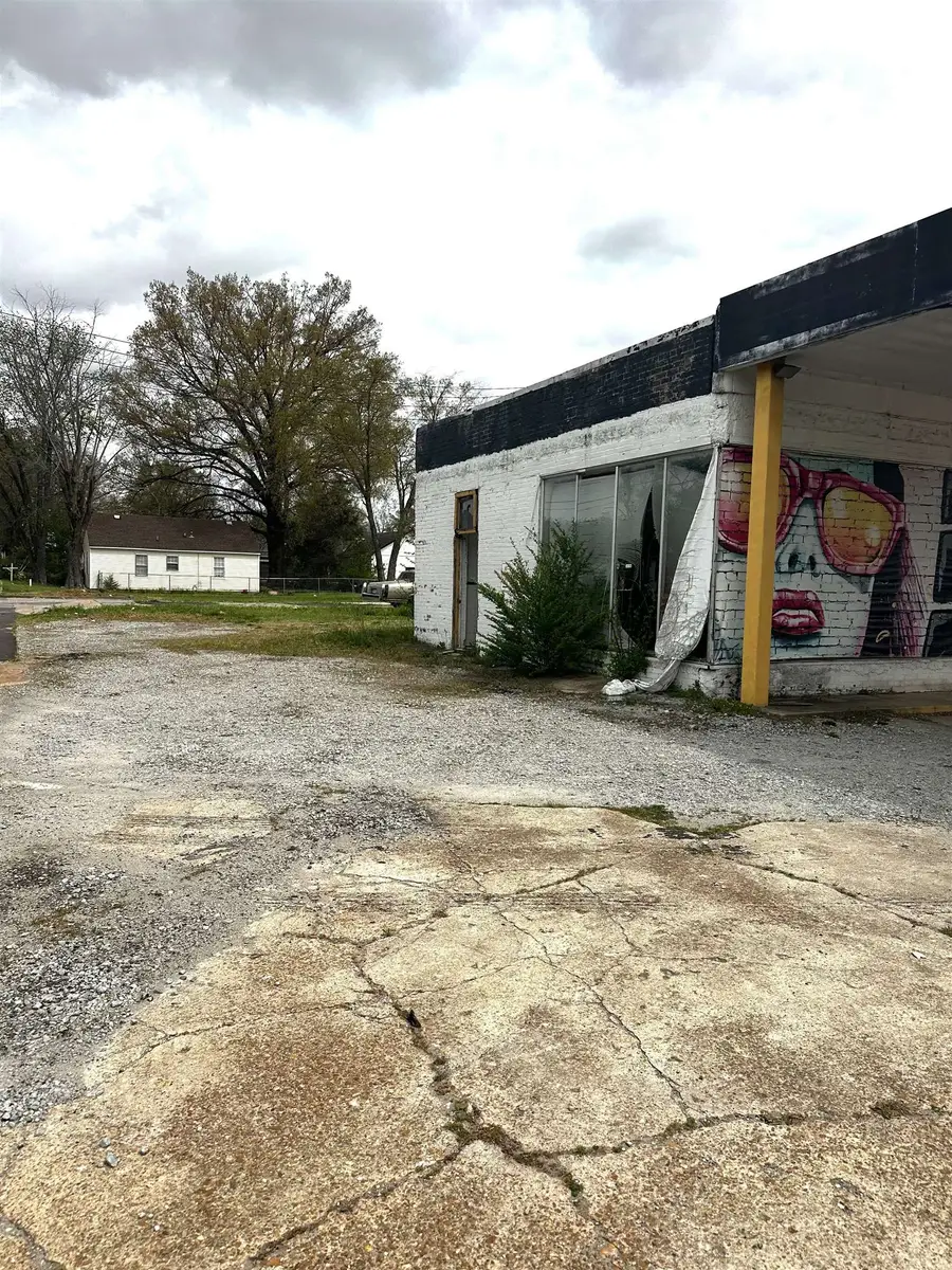 343 W MAIN ST, Brownsville, TN 38012-2530 - #2