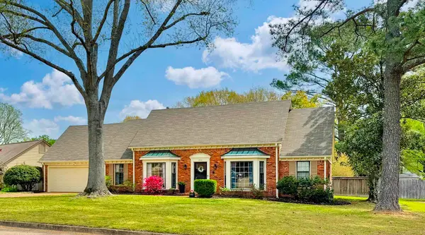 2960 CANE CREEK DR, Germantown, TN 38138