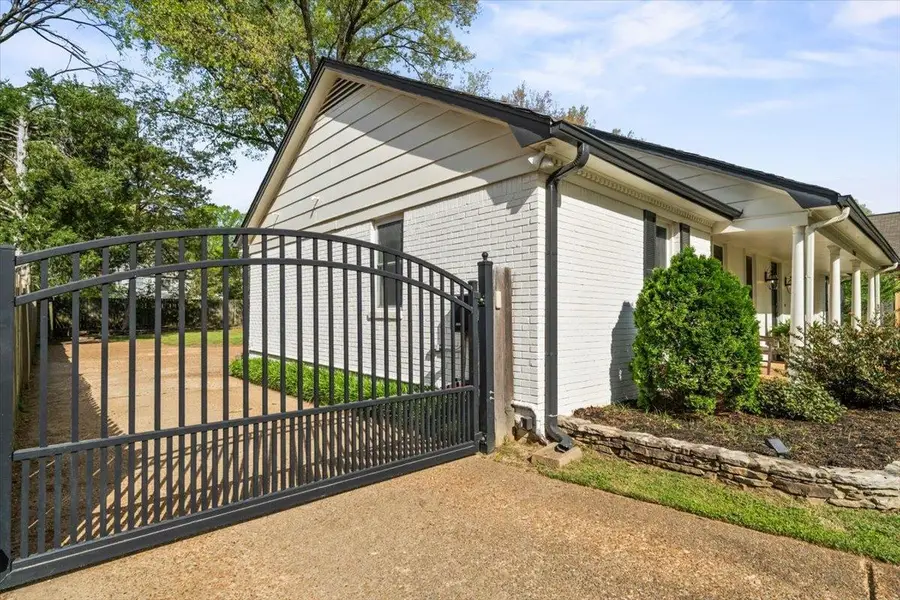 2265 PIKE WOOD DR, Germantown, TN 38138 - #3