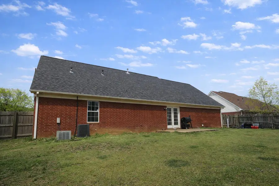 586 WYLIE DR, Brighton, TN 38011 - #2