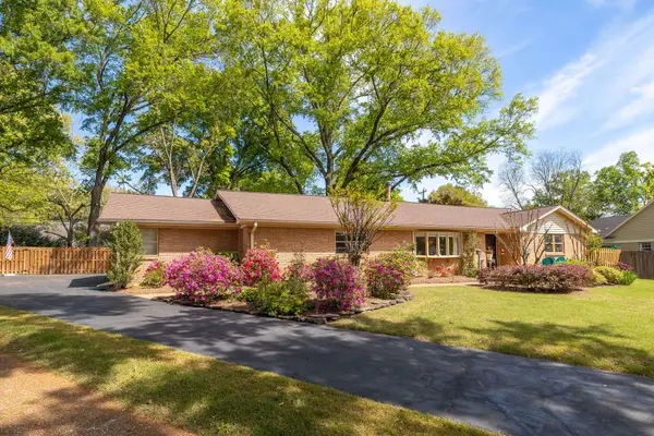 1247 W YORKSHIRE CV W, Memphis, TN 38119