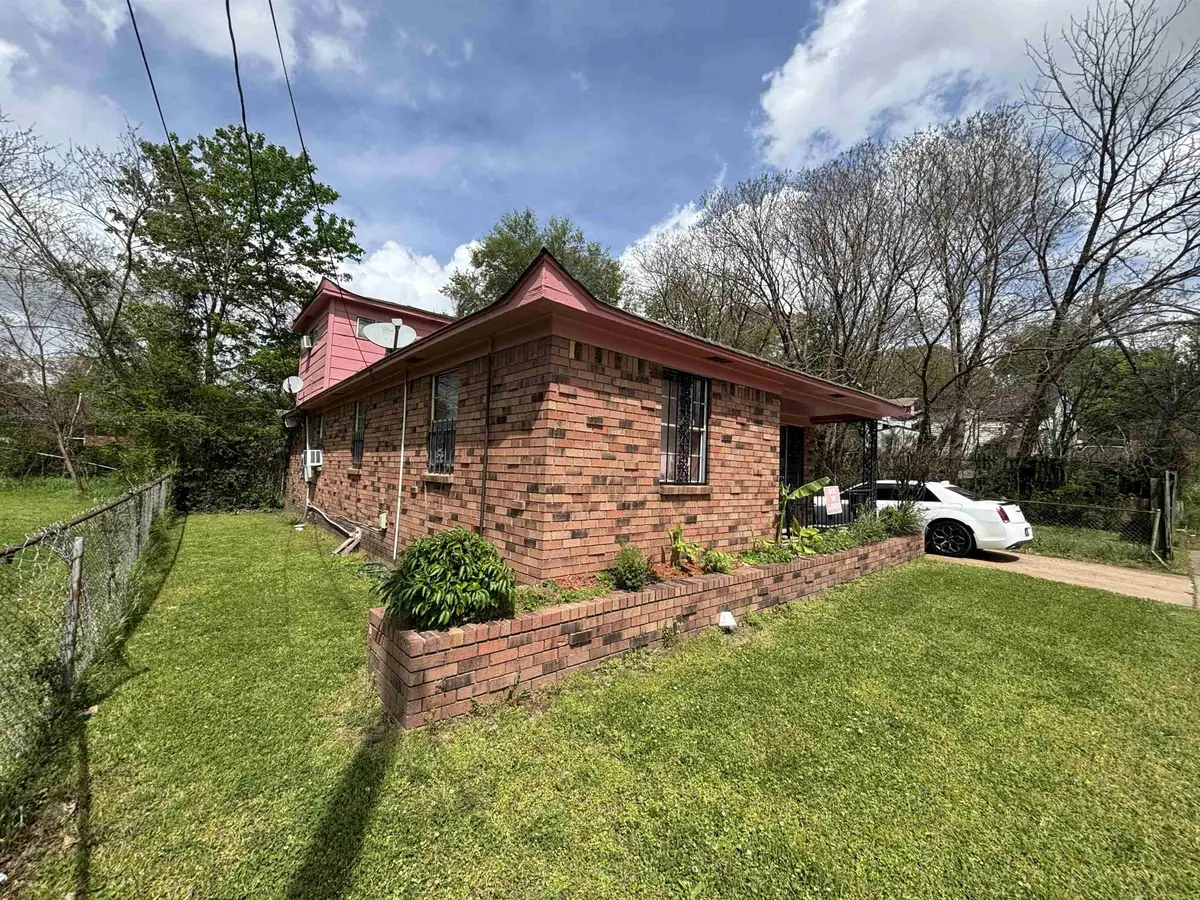 110 W DAVANT AVE, Memphis, TN 38109 - #1