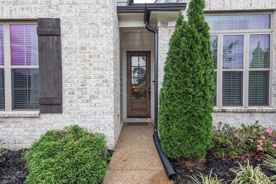 300 CHEROKEE CIR, Oakland, TN 38060 - #2