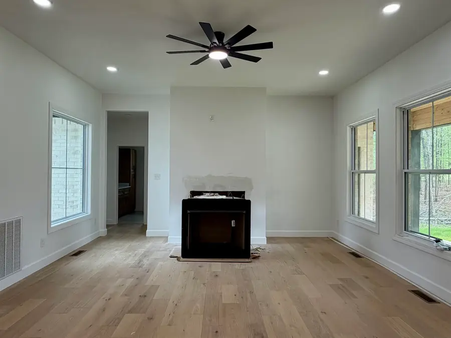 25 CRESCENT LN, Selmer, TN 38375 - #3