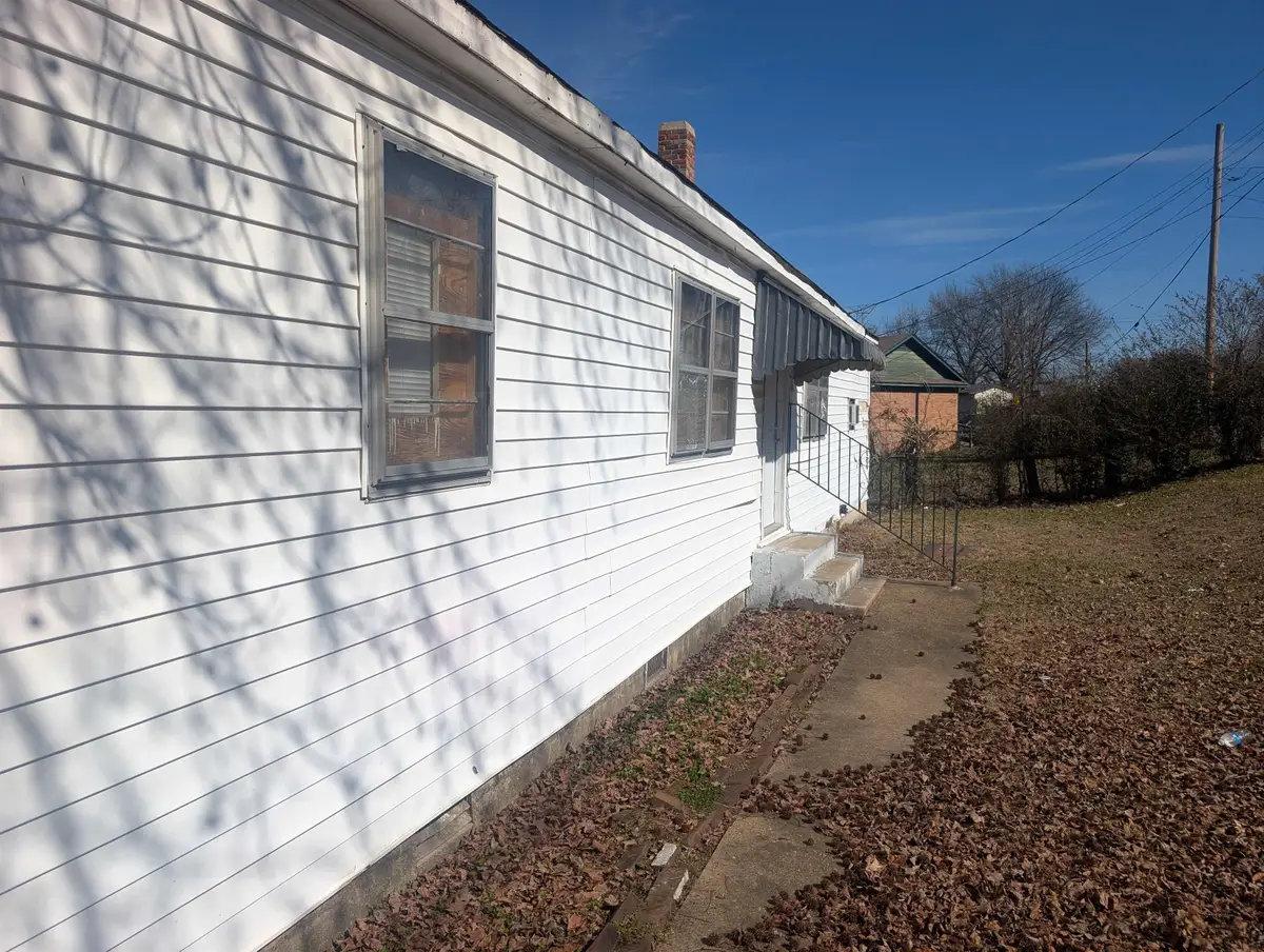 18 E MITCHELL RD, Memphis, TN 38109 - #1