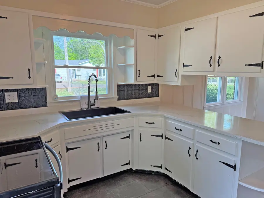 20 DANIEL ST, Savannah, TN 38372 - #3