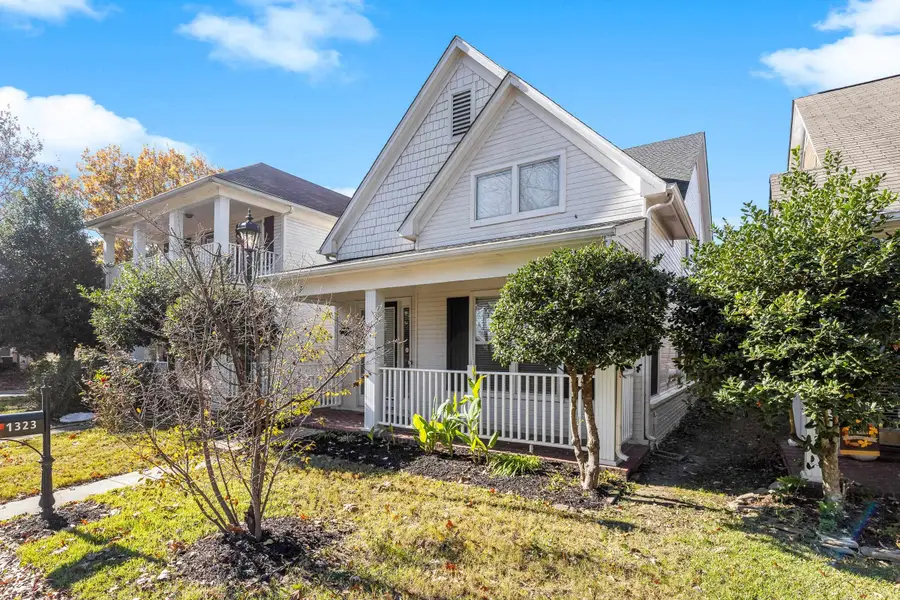 1323 ISLAND RIDGE DR, Memphis, TN 38103 - #2