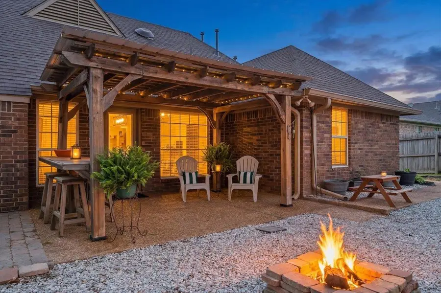 240 LAKEWOOD DR, Oakland, TN 38060 - #2