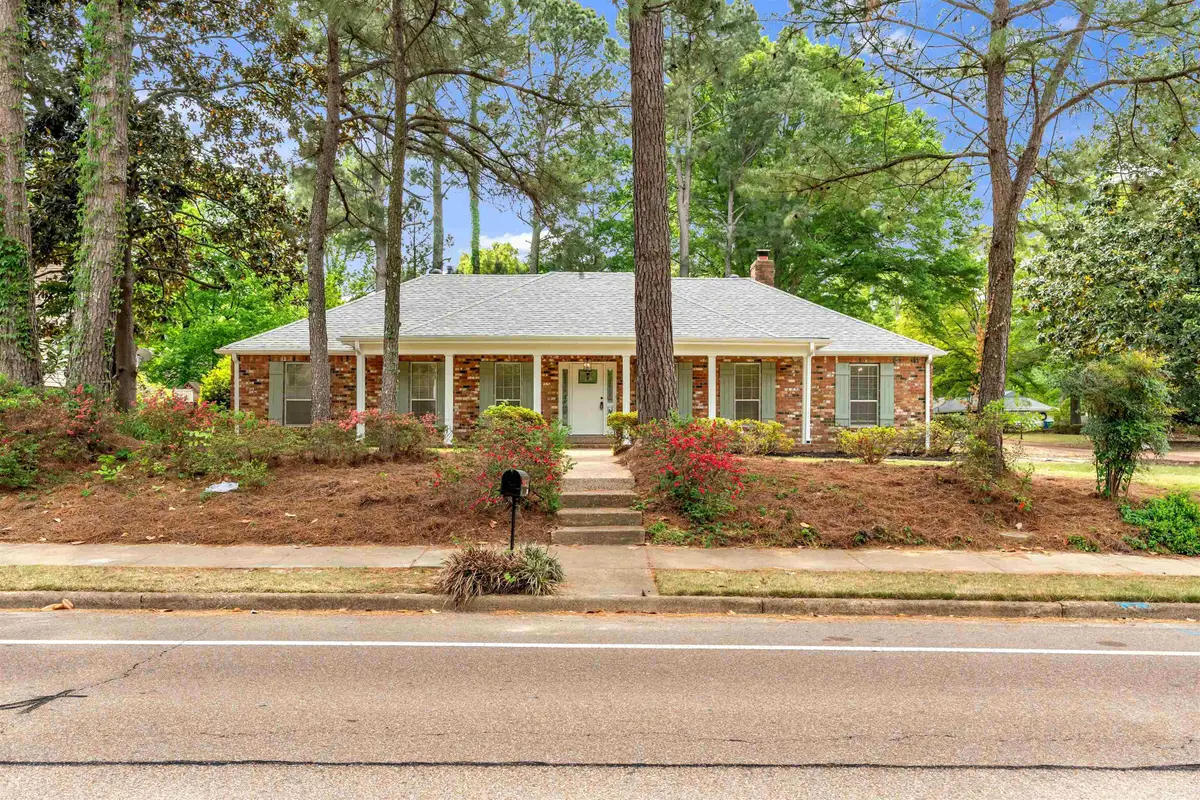 8077 FARMINGTON DR, Germantown, TN 38138 - #1