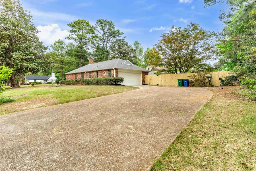 8077 FARMINGTON DR, Germantown, TN 38138 - #2