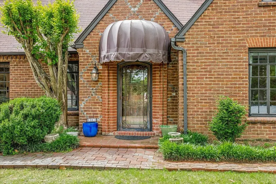 3581 POPLAR AVE, Memphis, TN 38111 - #2