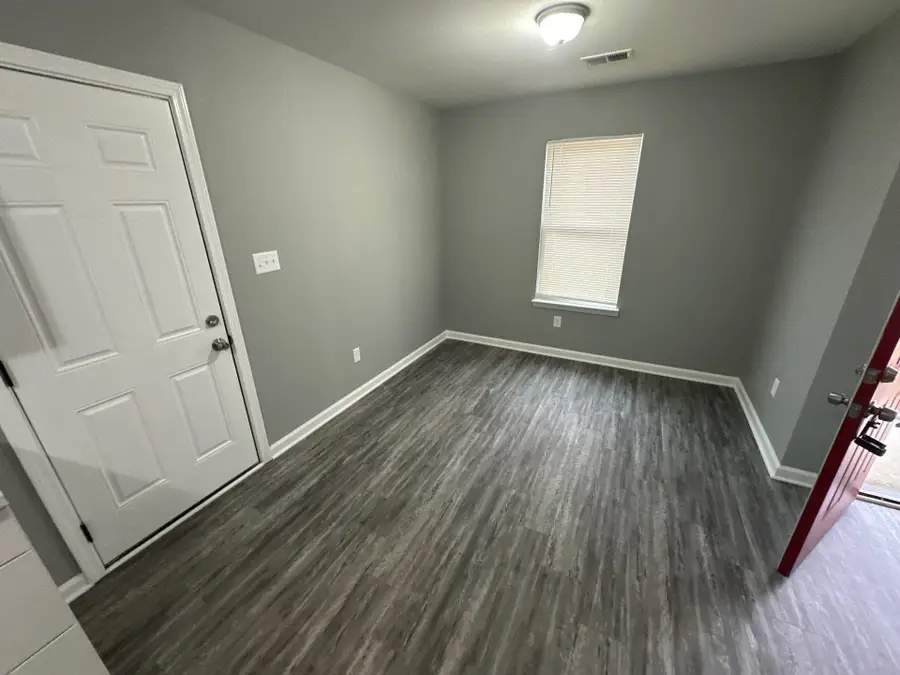 565 HEMSLEY AVE, Memphis, TN 38109 - #3