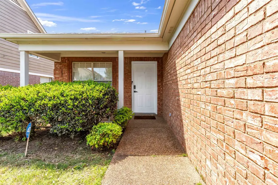 1059 CROSS MEADOW RD, Cordova, TN 38018 - #2