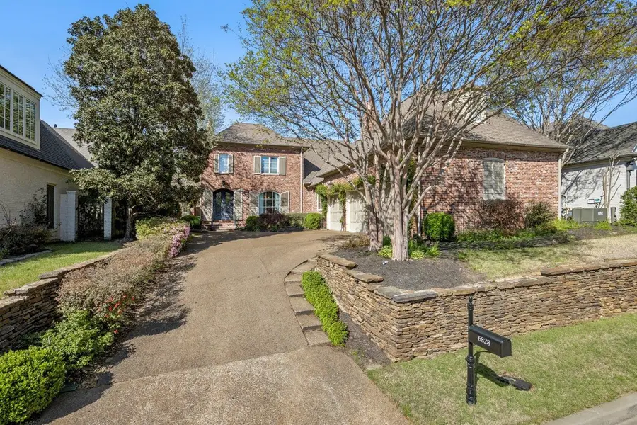 6828 OLD BRIDGE LN, Germantown, TN 38138 - #2