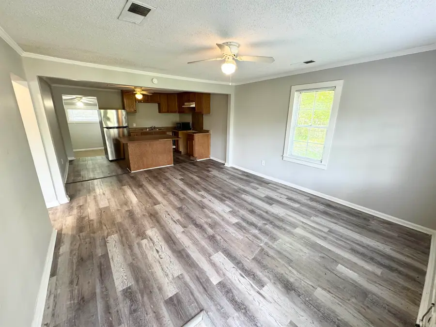 1349 LONGCREST RD, Memphis, TN 38109 - #2