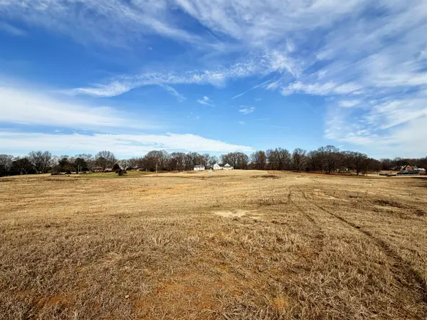 7582-7914 AUSTIN RD, Lake Cormorant, MS 38641