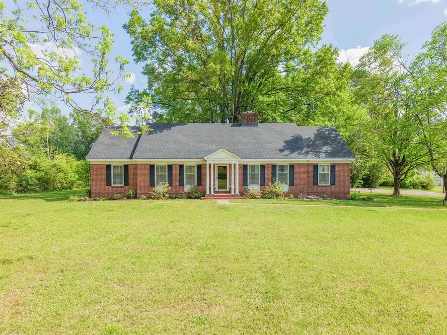 979 EAST POPLAR AVE, Selmer, TN 38367 - #3