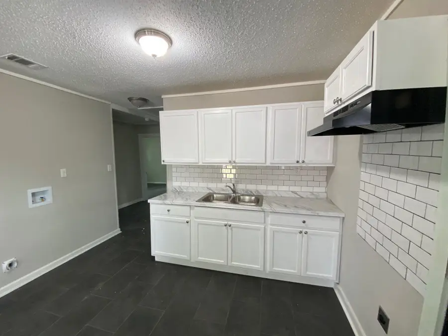 2971 FORREST AVE, Memphis, TN 38112-2909 - #2