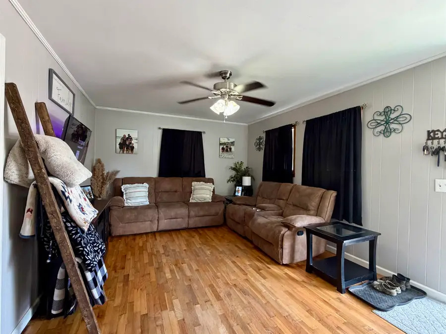 178 FRONT ST, Bethel Springs, TN 38315-2560 - #3